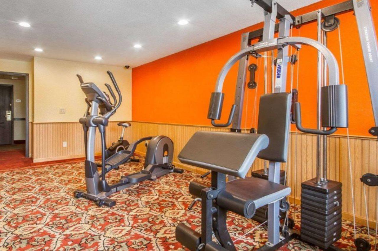Rodeway Inn & Suites Madison East Dış mekan fotoğraf