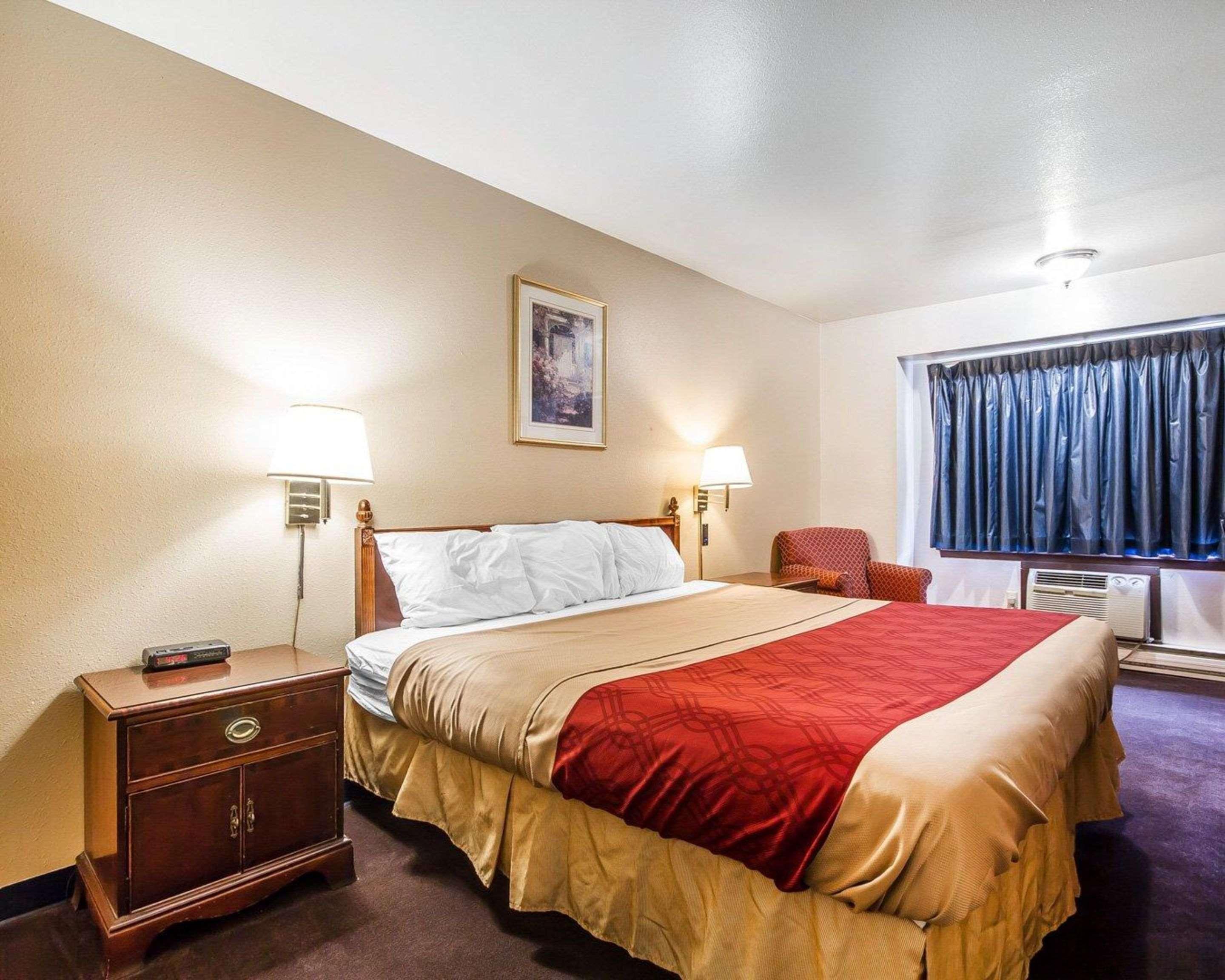 Rodeway Inn & Suites Madison East Dış mekan fotoğraf