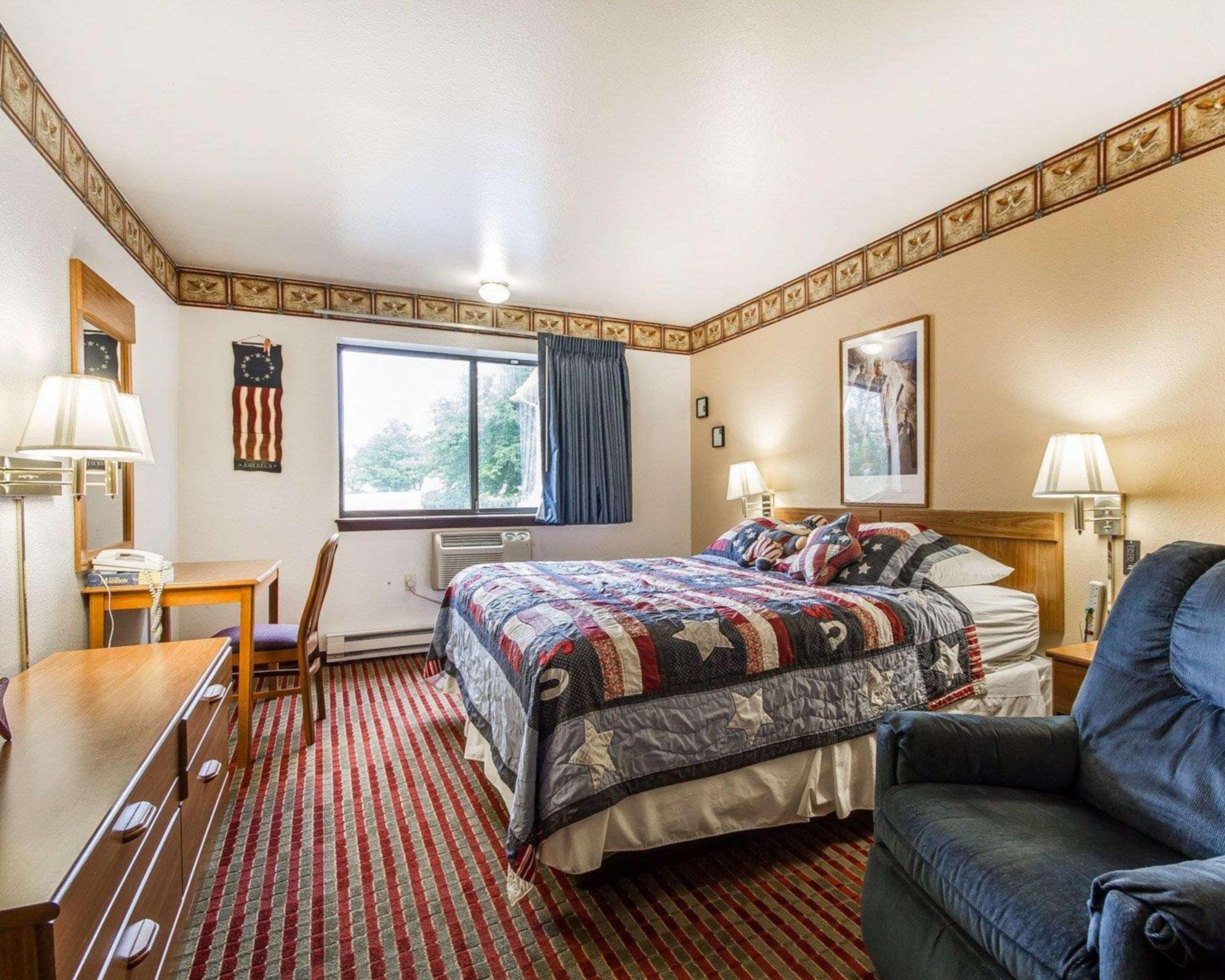 Rodeway Inn & Suites Madison East Dış mekan fotoğraf