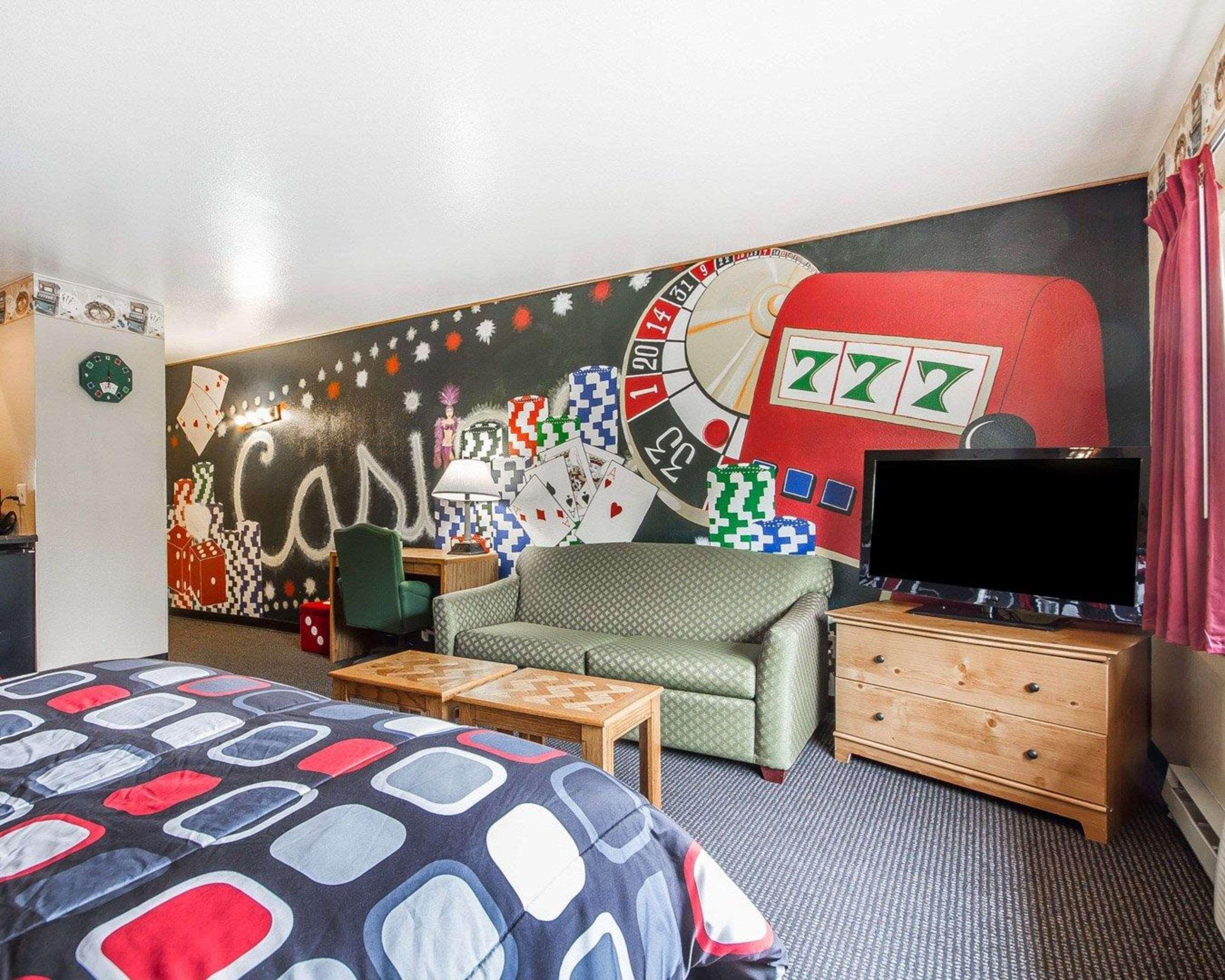 Rodeway Inn & Suites Madison East Dış mekan fotoğraf