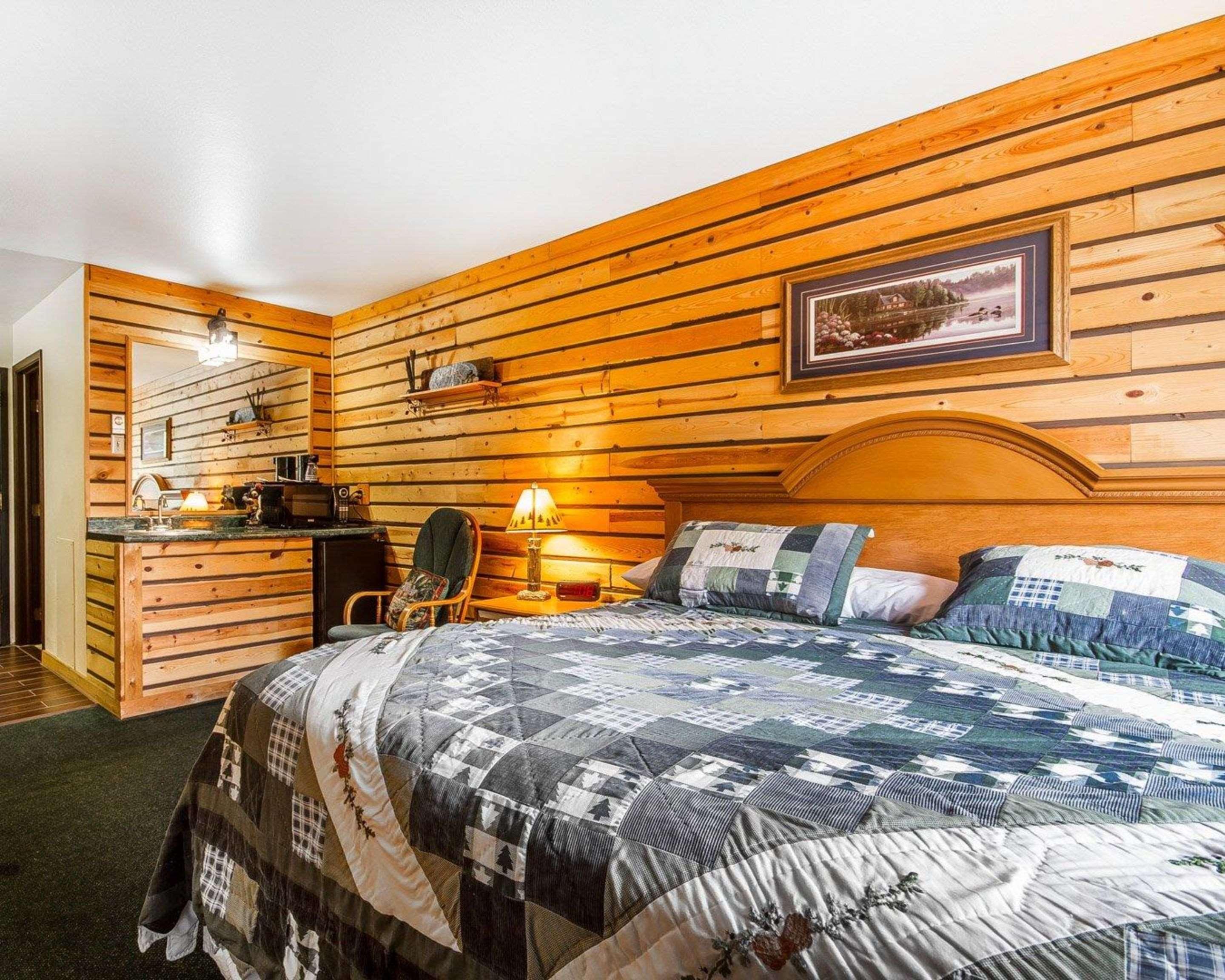 Rodeway Inn & Suites Madison East Dış mekan fotoğraf