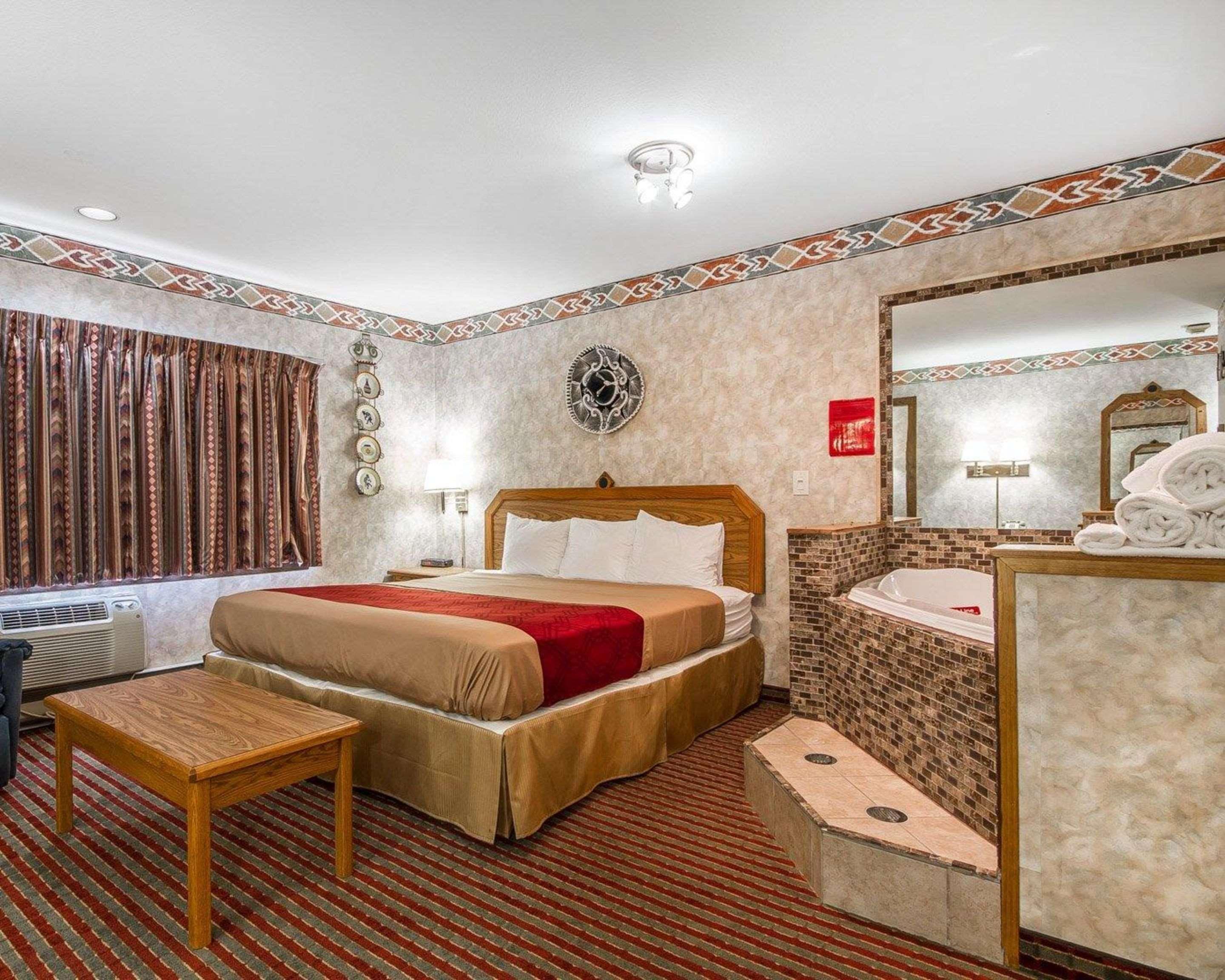 Rodeway Inn & Suites Madison East Dış mekan fotoğraf
