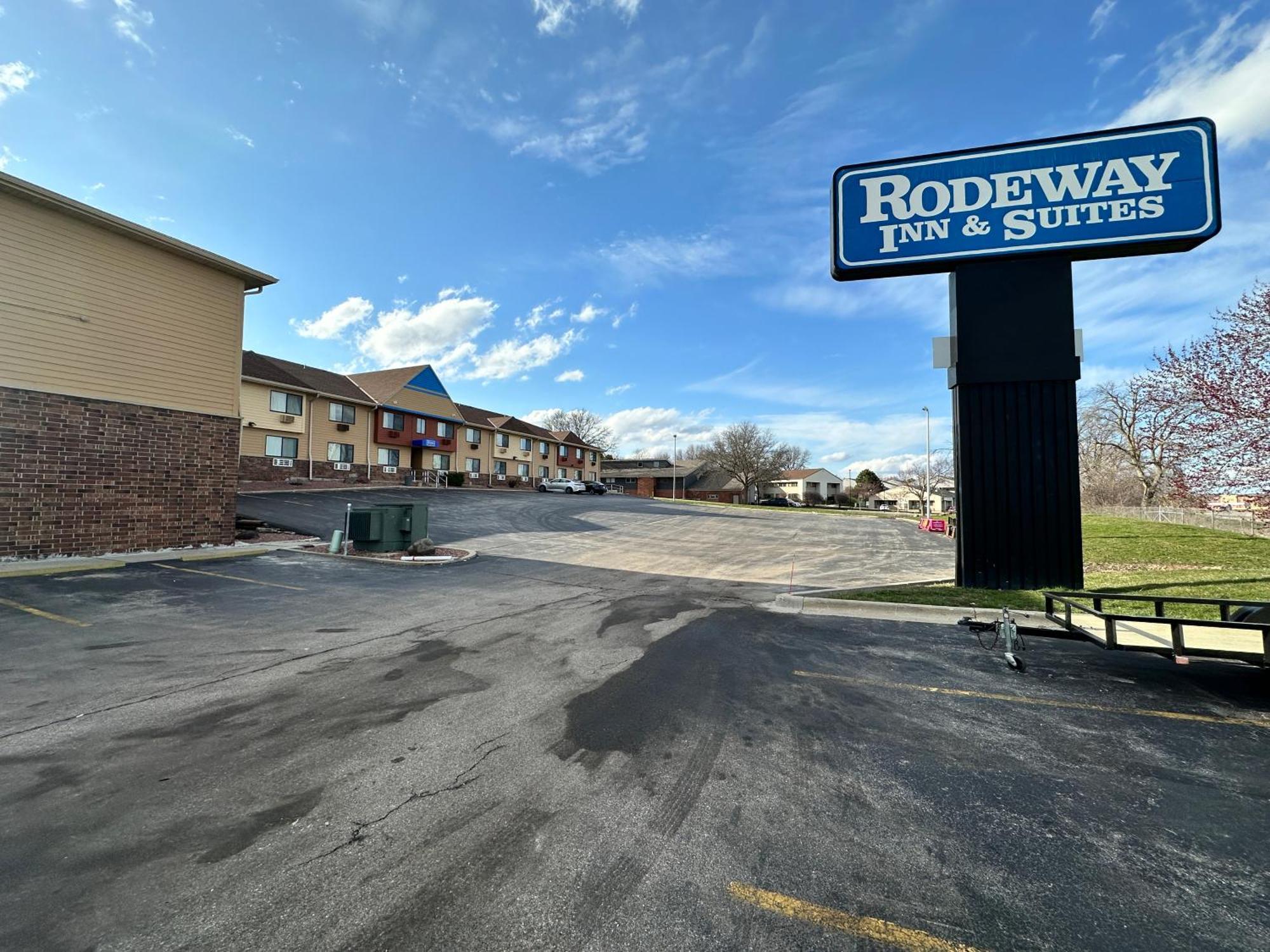 Rodeway Inn & Suites Madison East Dış mekan fotoğraf