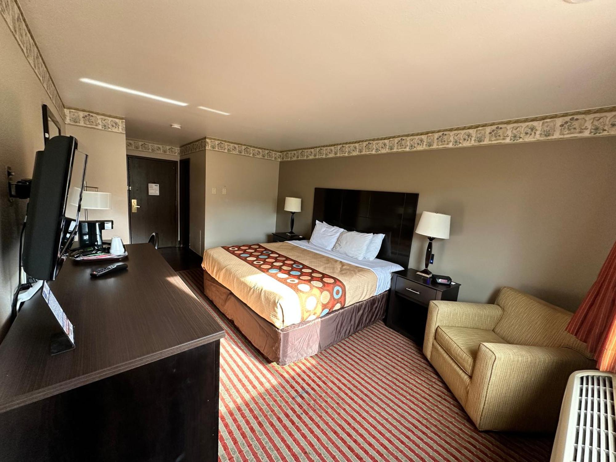 Rodeway Inn & Suites Madison East Dış mekan fotoğraf
