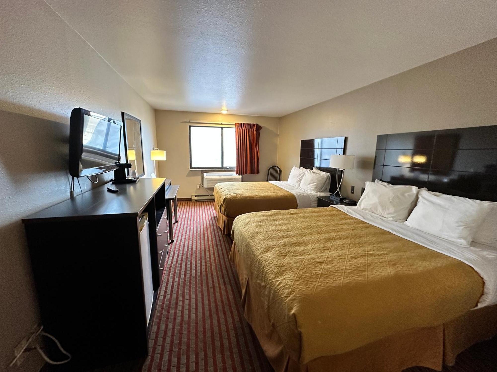 Rodeway Inn & Suites Madison East Dış mekan fotoğraf