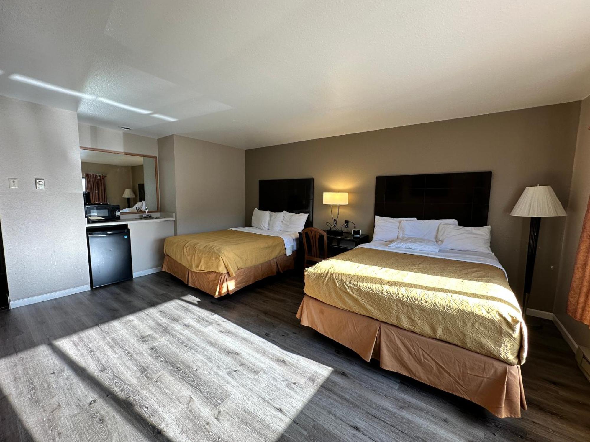 Rodeway Inn & Suites Madison East Dış mekan fotoğraf