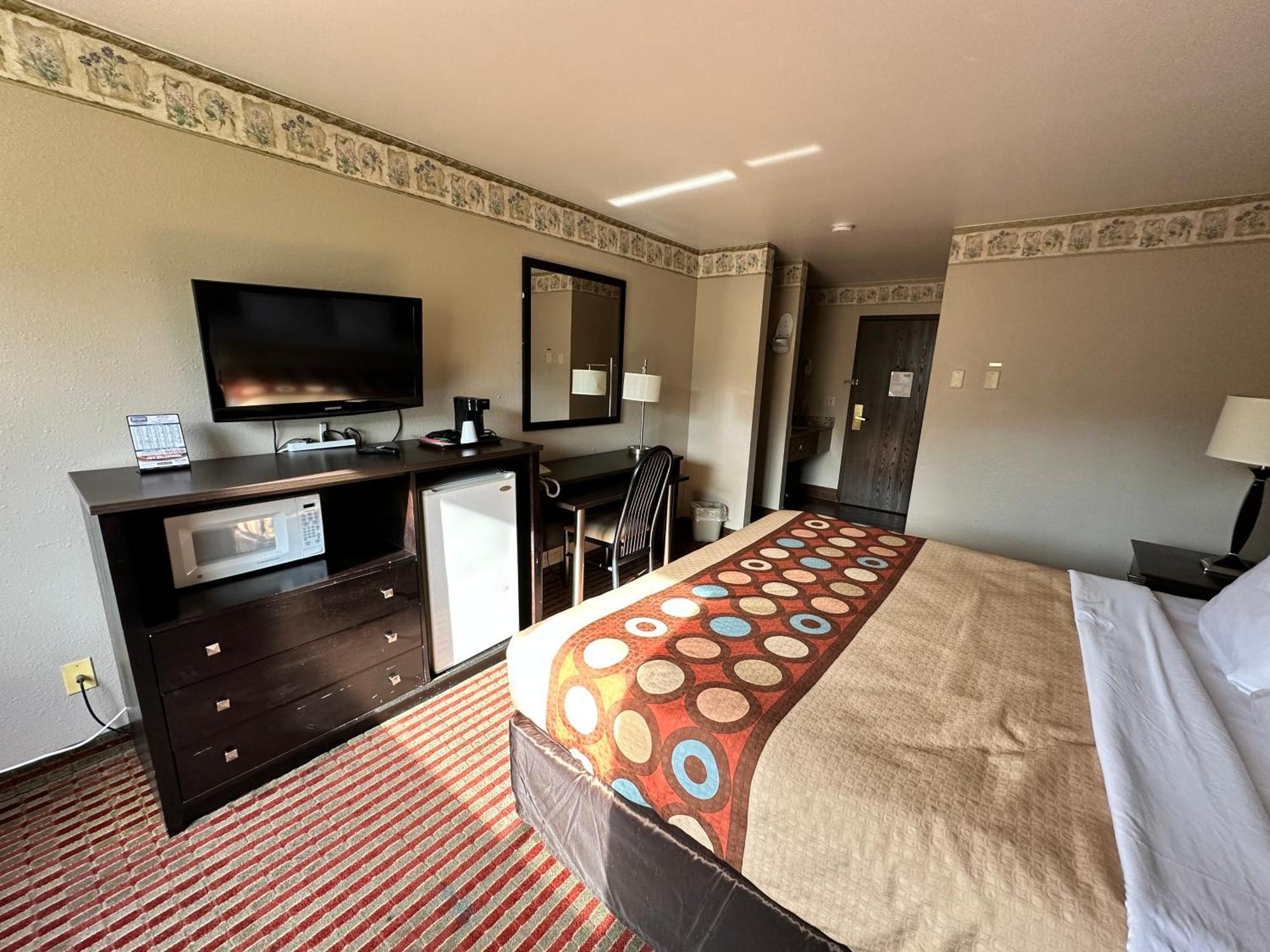 Rodeway Inn & Suites Madison East Dış mekan fotoğraf