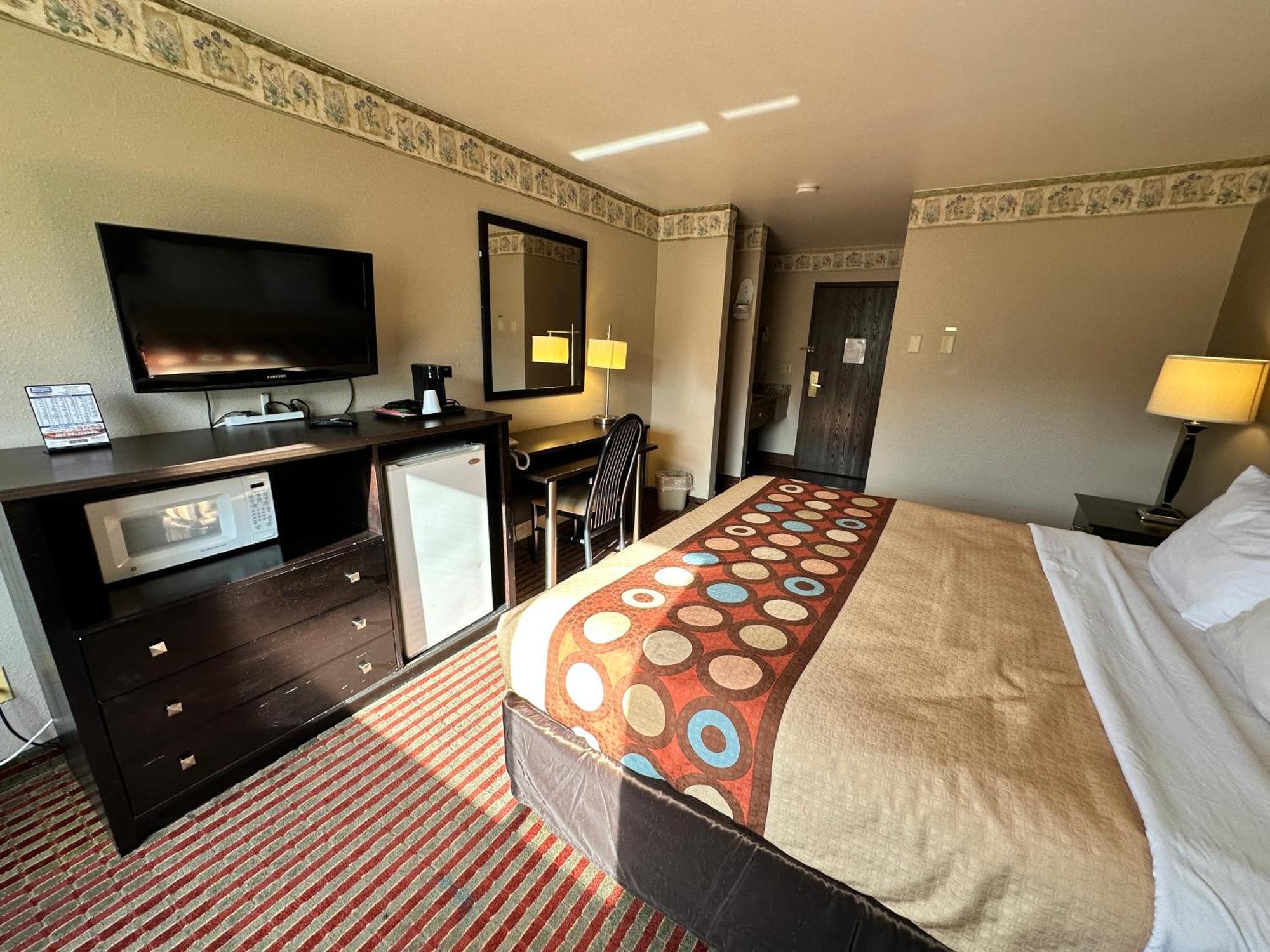 Rodeway Inn & Suites Madison East Dış mekan fotoğraf