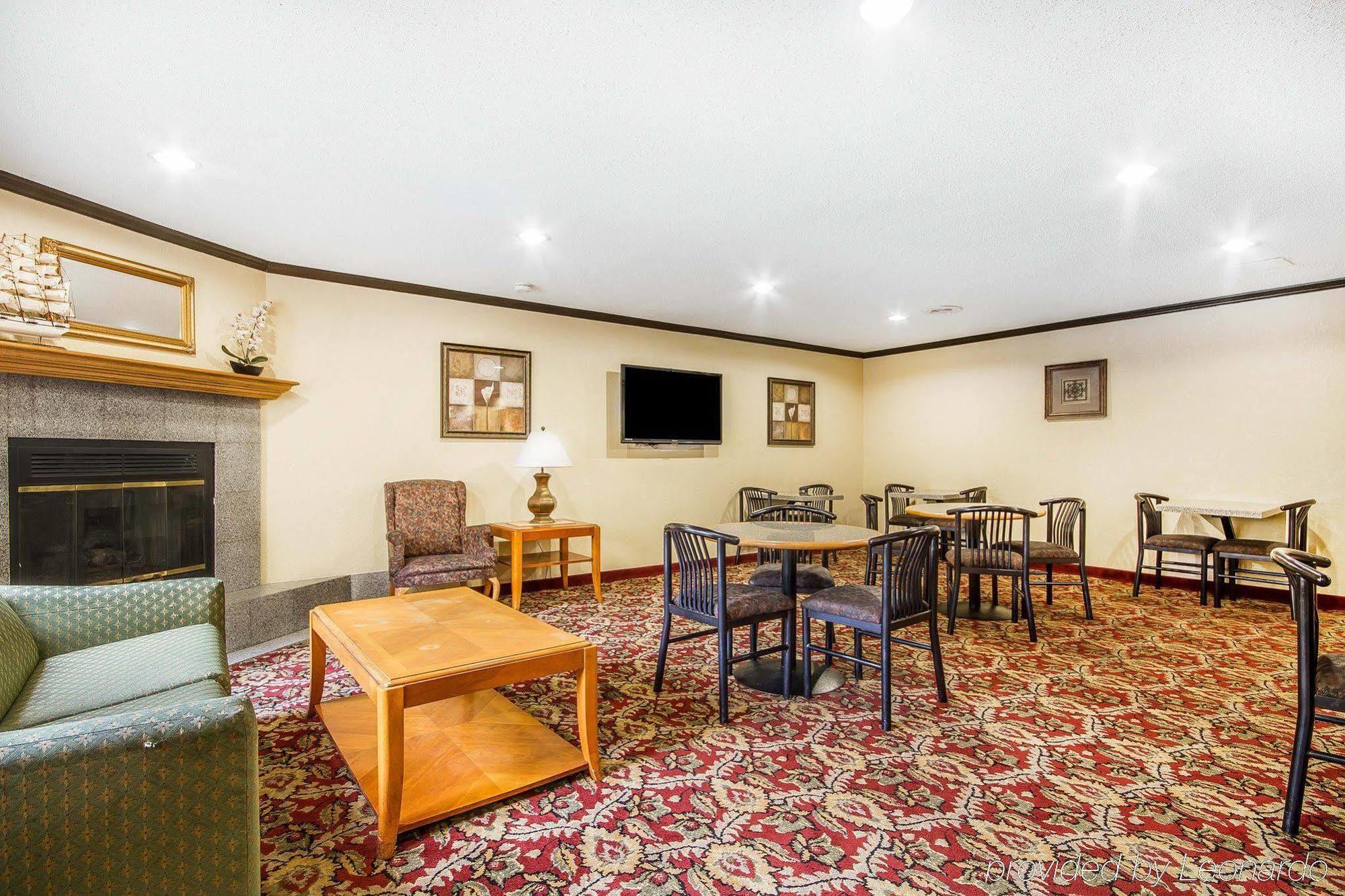 Rodeway Inn & Suites Madison East Dış mekan fotoğraf