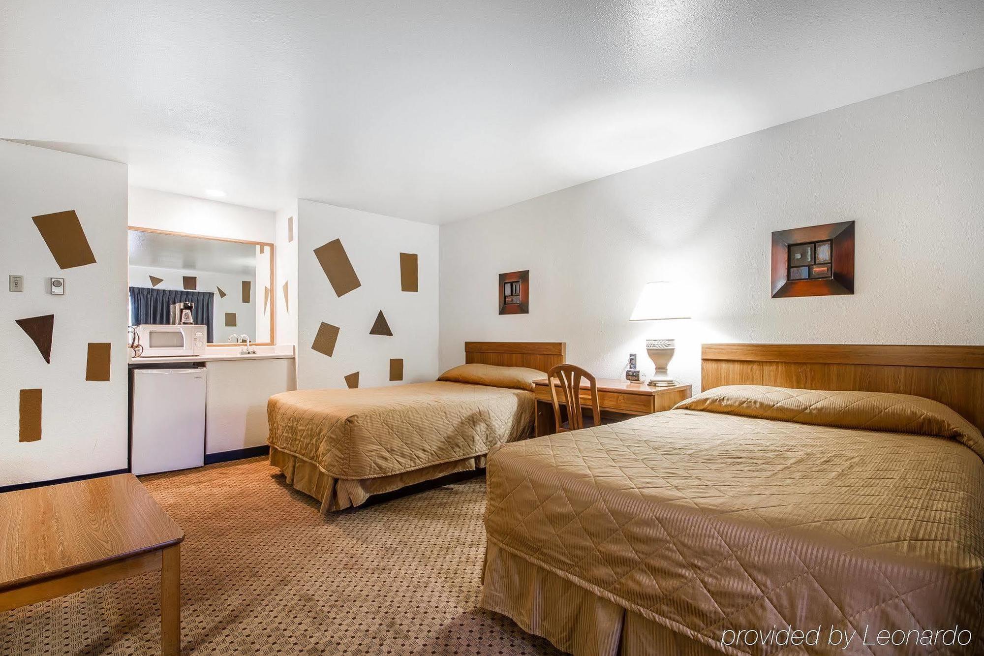 Rodeway Inn & Suites Madison East Dış mekan fotoğraf