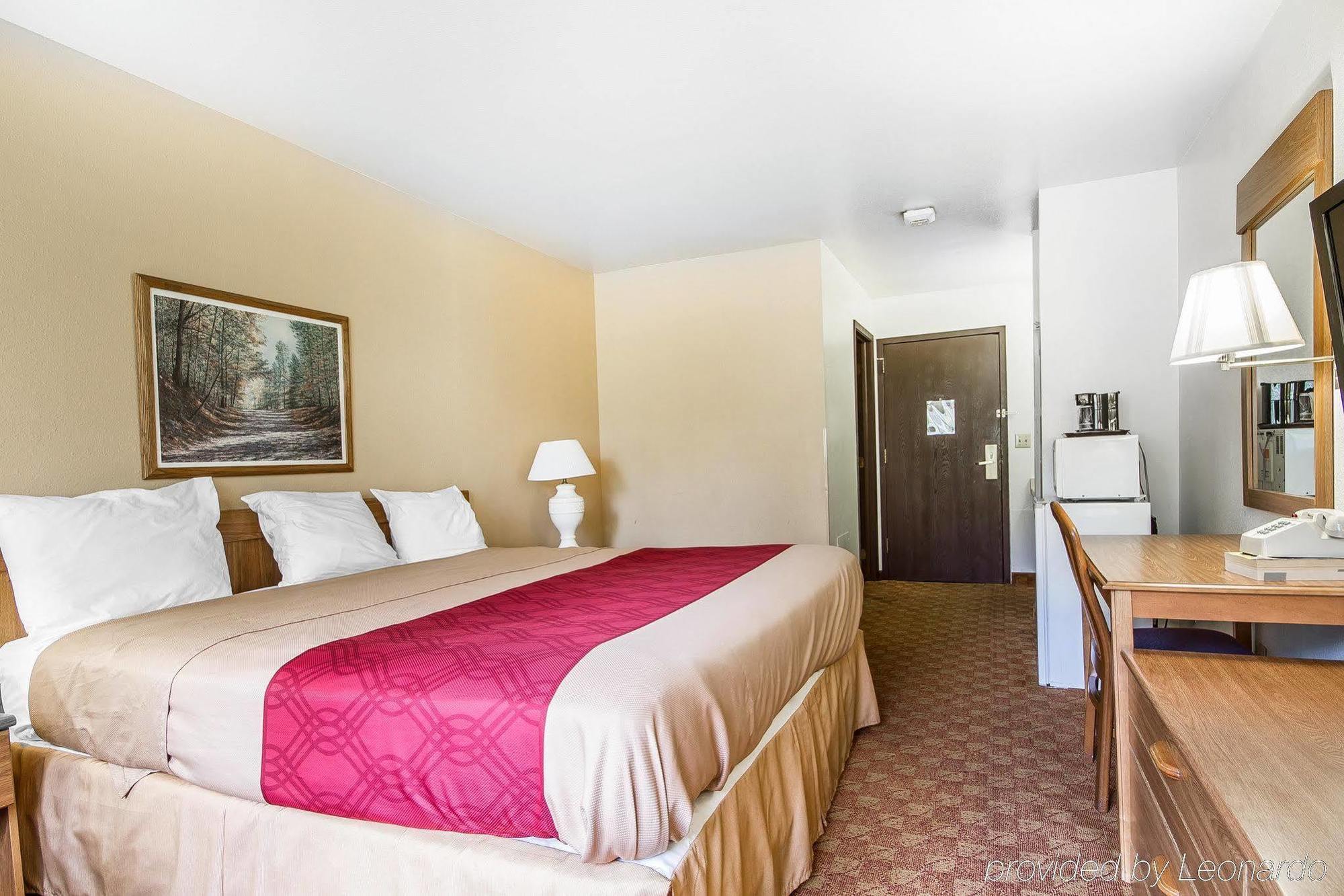 Rodeway Inn & Suites Madison East Dış mekan fotoğraf